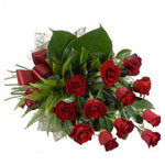 Bouquet of long stemmed roses
